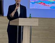 Свистунова Мария Анатольевна, председатель комитета по образованию администрации ЭМР вручила благодарность заместителю председателя Саратовского областного отделения общественной организации «Педагогическое общество России» С.Ю. Цикунову
